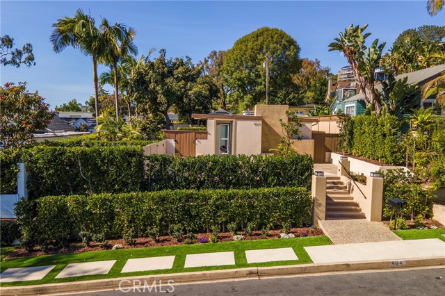 464 LOCUST, Laguna Beach CA: https://media.crmls.org/medias/b4c68462-a217-4c95-8fc4-a63f27f4f89f.jpg