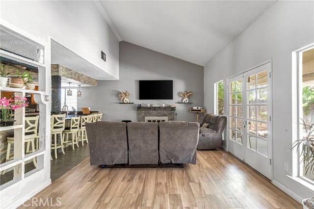 4883 E Geary Street, Fresno CA: https://media.crmls.org/medias/b4c69559-f695-45d1-ba5a-ff9e00566037.jpg