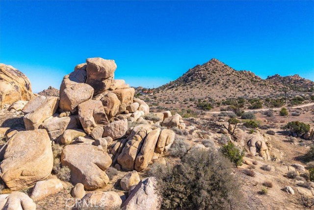 Detail Gallery Image 3 of 57 For 55499 Skyline Ranch Rd, Pioneertown,  CA 92252 - – Beds | – Baths