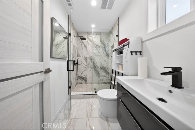 Detail Gallery Image 40 of 64 For 4926 Greenbush Ave, Sherman Oaks,  CA 91423 - 4 Beds | 3 Baths