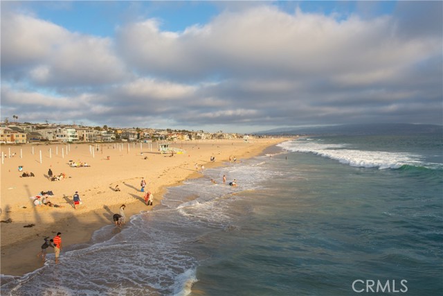 300 19TH Street, Manhattan Beach CA: https://media.crmls.org/medias/b4c787fd-a256-409e-ba76-34f0fedb1be5.jpg