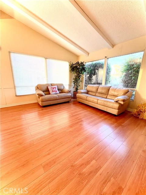 Detail Gallery Image 2 of 40 For 1919 W Coronet Ave #9,  Anaheim,  CA 92801 - 3 Beds | 2 Baths