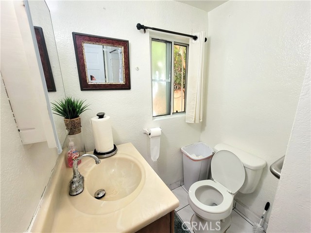 Detail Gallery Image 14 of 32 For 1520 W 37th St, Los Angeles,  CA 90018 - – Beds | – Baths