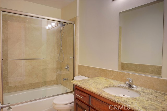 Detail Gallery Image 13 of 20 For 5234 Vantage #105,  Valley Village,  CA 91607 - 2 Beds | 3 Baths