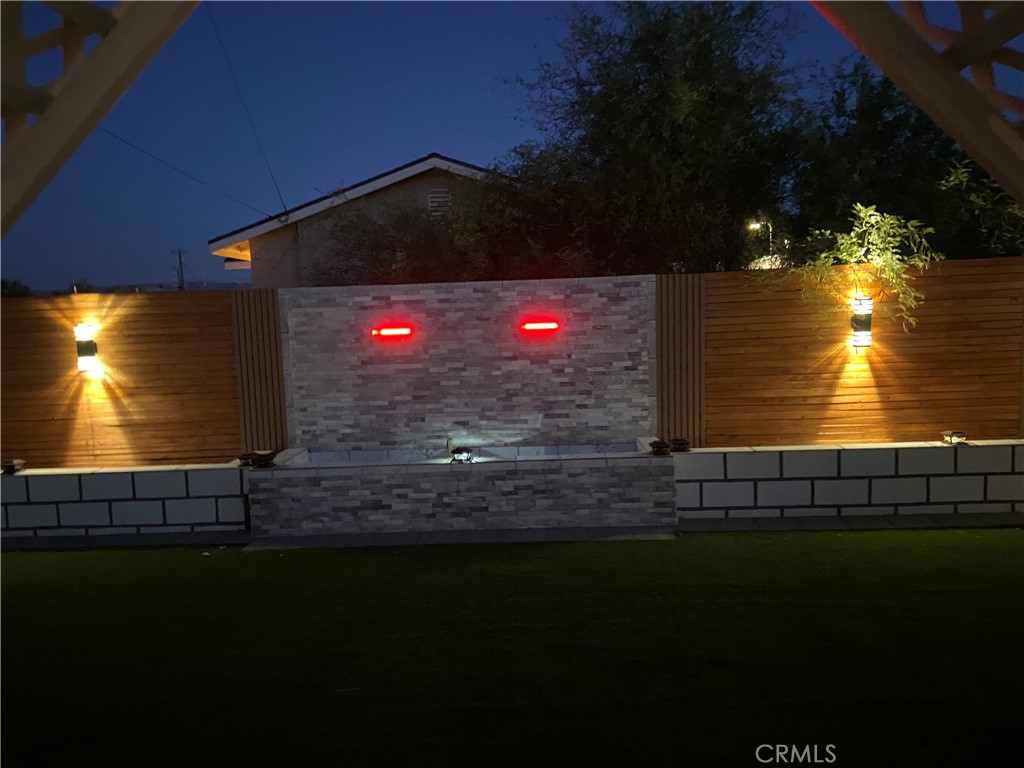 https://media.crmls.org/medias/b4c99cb3-cdba-424d-b1b9-465f387a0917.jpg?preset=X-Large