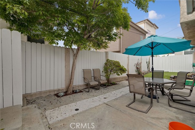 Detail Gallery Image 9 of 37 For 551 Avenue B, Redondo Beach,  CA 90277 - 3 Beds | 2/1 Baths