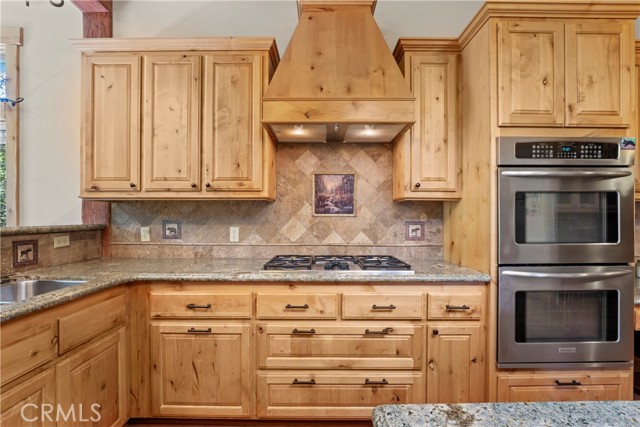 Detail Gallery Image 13 of 38 For 1034 Teakwood, Lake Arrowhead,  CA 92352 - 4 Beds | 3 Baths