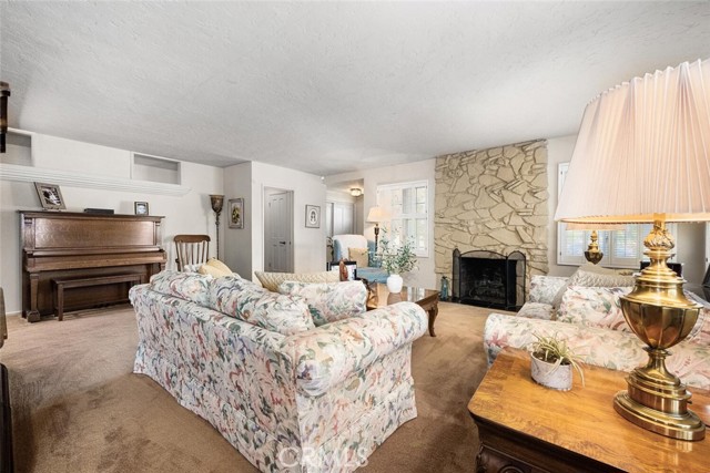 Detail Gallery Image 11 of 55 For 10253 Hopeland, Downey,  CA 90241 - 3 Beds | 2/1 Baths