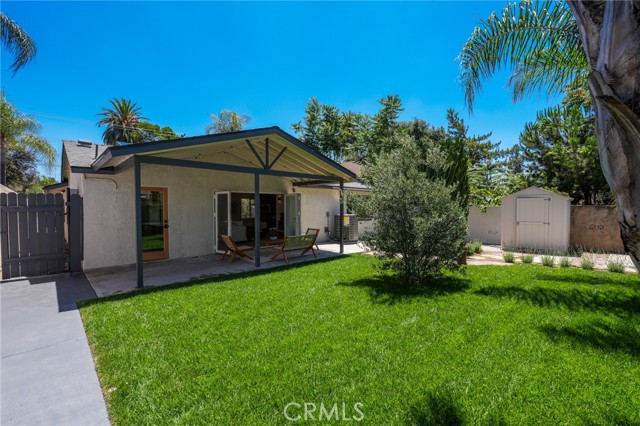 1393 Navarro Avenue, Pasadena CA: https://media.crmls.org/medias/b4ccdba3-5e2b-430a-81ee-c223a68eda43.jpg