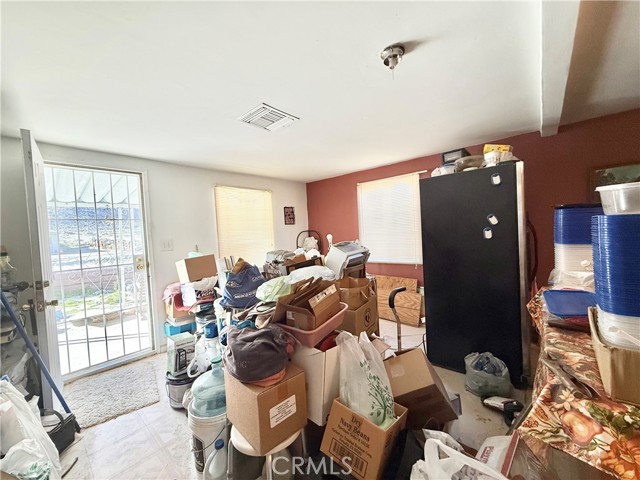 Detail Gallery Image 5 of 33 For 82489 3rd St, Trona,  CA 93562 - 6 Beds | 3 Baths