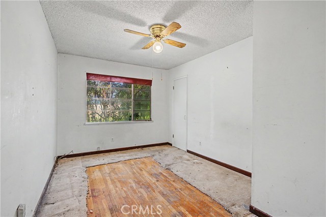 Detail Gallery Image 9 of 11 For 22337 Strathern St, Canoga Park,  CA 91304 - 3 Beds | 2 Baths