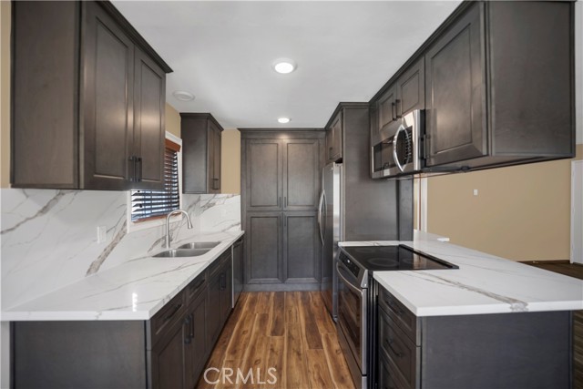 Front Image Thumbnail for CRPW25248344