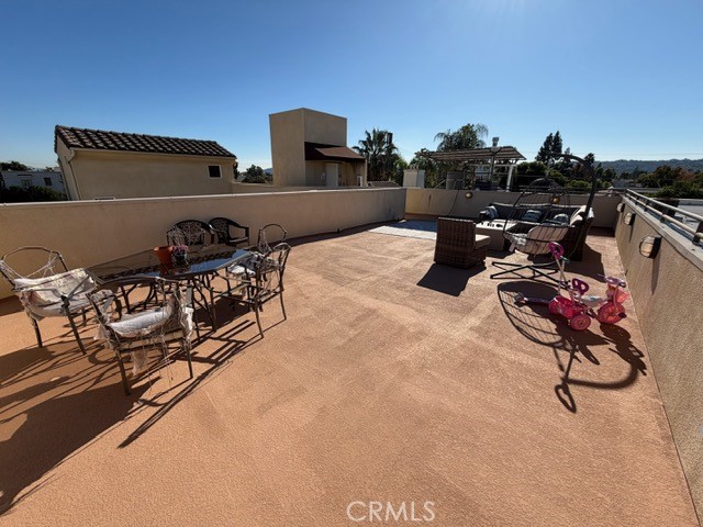 Detail Gallery Image 26 of 30 For 14343 Burbank #305,  Sherman Oaks,  CA 91401 - 3 Beds | 2 Baths