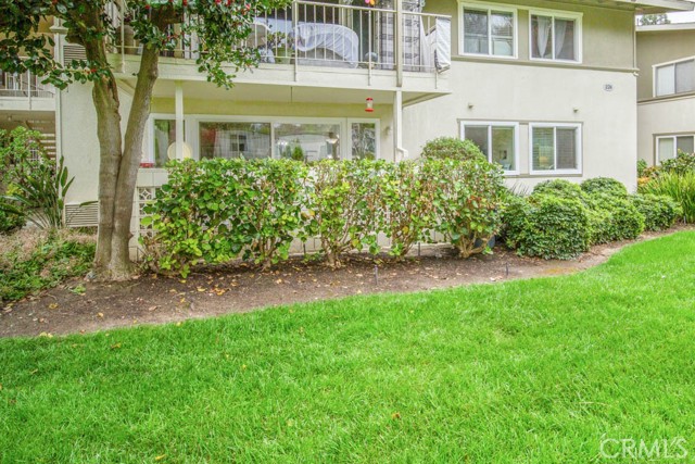 224 Avenida Majorca, Laguna Woods CA: https://media.crmls.org/medias/b4cebcb2-6e2e-4a70-8e49-f67fd399ffe0.jpg
