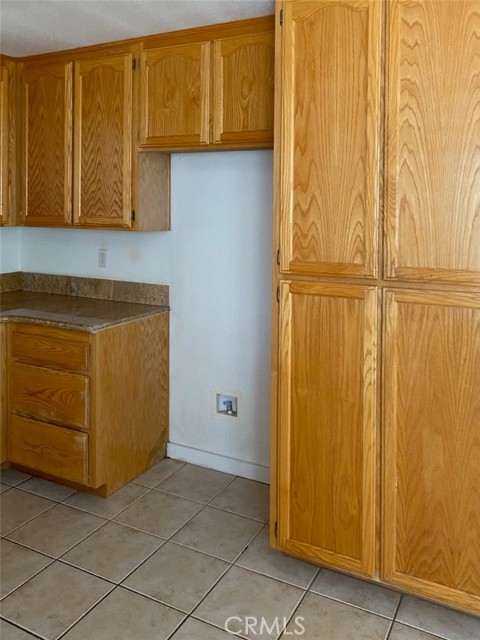 Detail Gallery Image 5 of 33 For 13055 Yellowstone Ave, Victorville,  CA 92395 - 4 Beds | 2 Baths