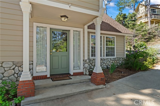 Detail Gallery Image 31 of 49 For 27847 St Bernard Ln, Lake Arrowhead,  CA 92352 - 3 Beds | 3 Baths