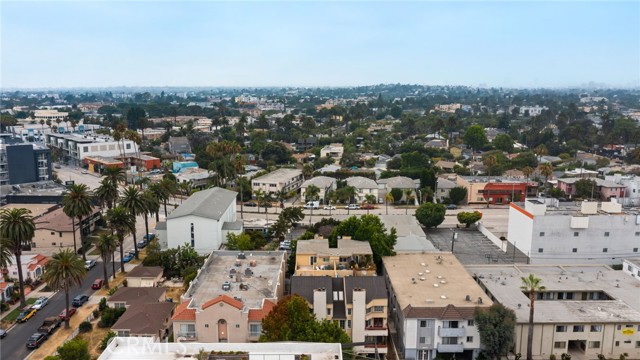 Detail Gallery Image 28 of 30 For 11831 Courtleigh Dr #203,  Los Angeles,  CA 90066 - 2 Beds | 2 Baths