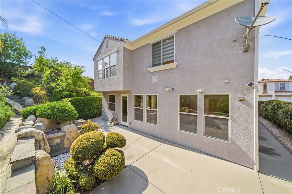 https://media.crmls.org/medias/b4d24c4a-ce8e-4898-978e-2407eea6db6e.jpg?preset=X-Large