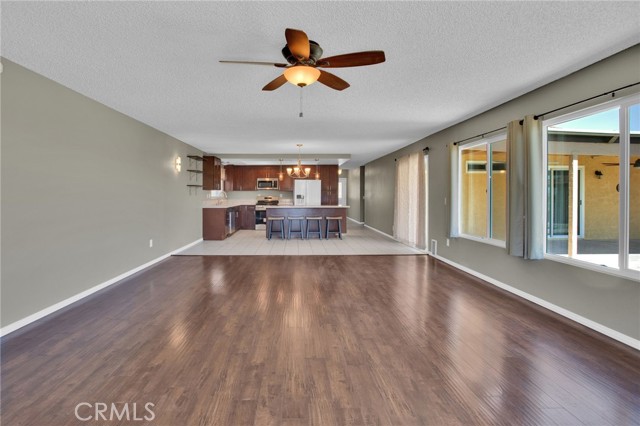 17965 Fremontia Lane, Victorville CA: https://media.crmls.org/medias/b4d373cb-4719-44d1-a8ab-dc55aa661f22.jpg