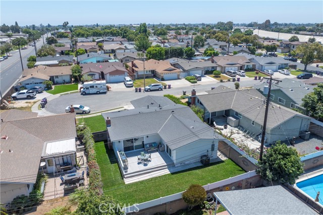 8381 E Blithedale Street, Long Beach CA: https://media.crmls.org/medias/b4d57951-a4a2-4094-b6b8-fefbdaf03312.jpg