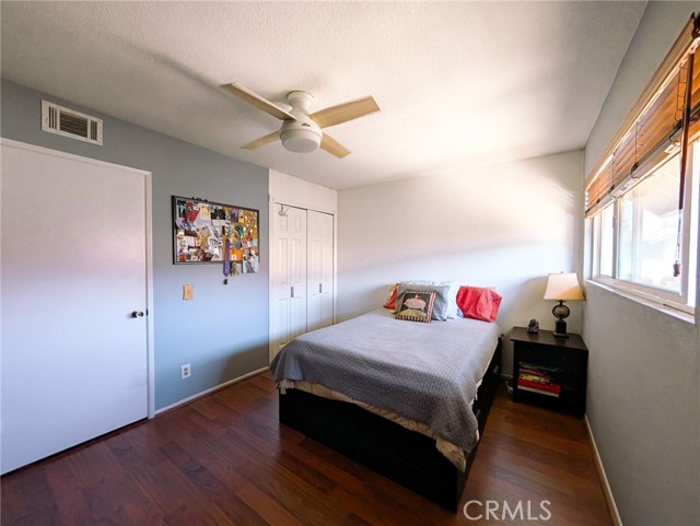 54 Oval Road, Irvine CA: https://media.crmls.org/medias/b4d5cb65-667f-4523-95e4-0e5587cd84ae.jpg