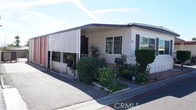 Detail Gallery Image 3 of 26 For 1166 S Riverside Ave #9,  Rialto,  CA 92376 - 2 Beds | 1 Baths