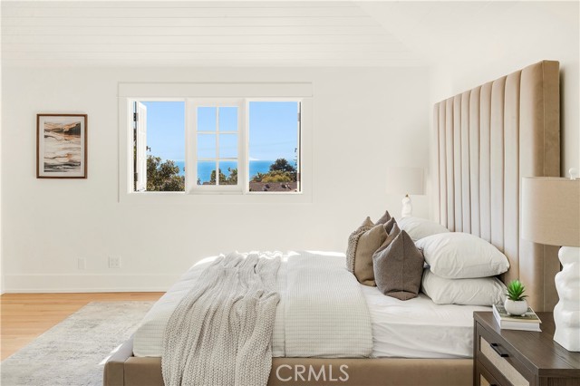 Detail Gallery Image 12 of 41 For 432 Holly St, Laguna Beach,  CA 92651 - 4 Beds | 3/2 Baths