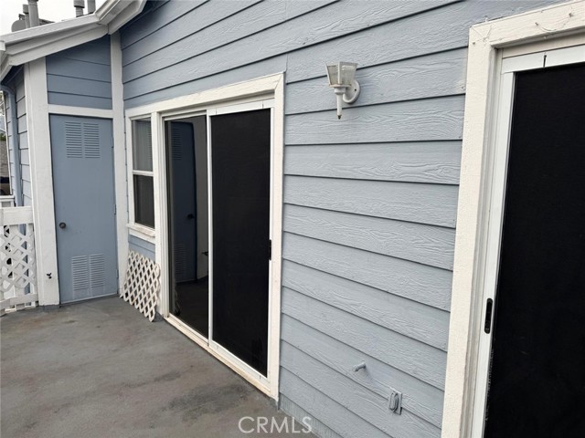 13054 Sycamore Village Dr., Norwalk CA: https://media.crmls.org/medias/b4d7ae24-1efd-481f-85dd-cb75670b3e2a.jpg