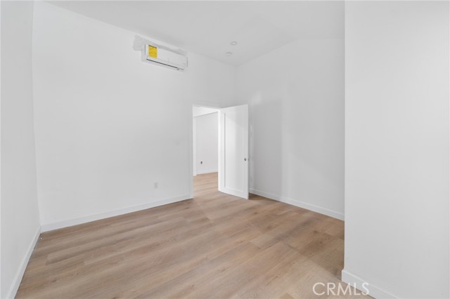 Detail Gallery Image 7 of 12 For 8510 Wilbur, Northridge,  CA 91324 - 2 Beds | 2 Baths