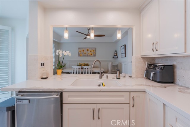 Detail Gallery Image 23 of 43 For 19561 Pompano Ln #104,  Huntington Beach,  CA 92648 - 4 Beds | 2/1 Baths