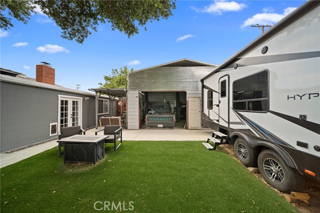 22353 Roscoe Boulevard, West Hills CA: https://media.crmls.org/medias/b4d8cb81-a797-416c-afe6-6f396d6659ca.jpg