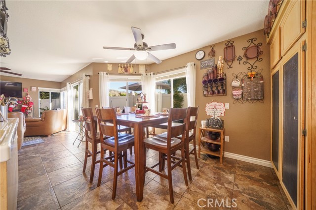 Detail Gallery Image 20 of 53 For 28947 Glenrock Pl, Highland,  CA 92346 - 5 Beds | 3 Baths