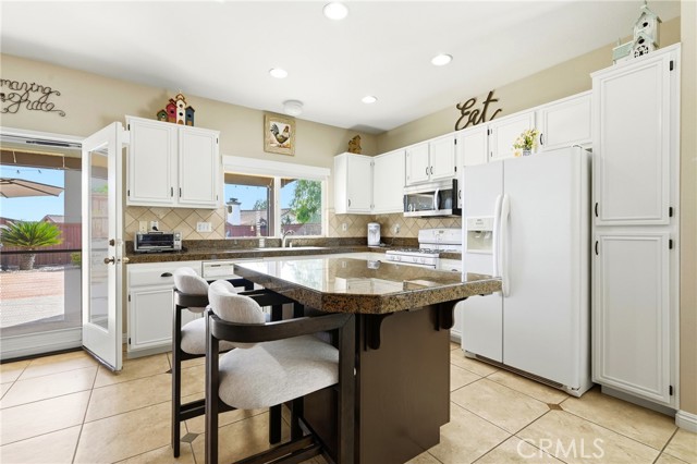 Detail Gallery Image 6 of 24 For 22209 Blondon Ct, Wildomar,  CA 92595 - 4 Beds | 2/1 Baths