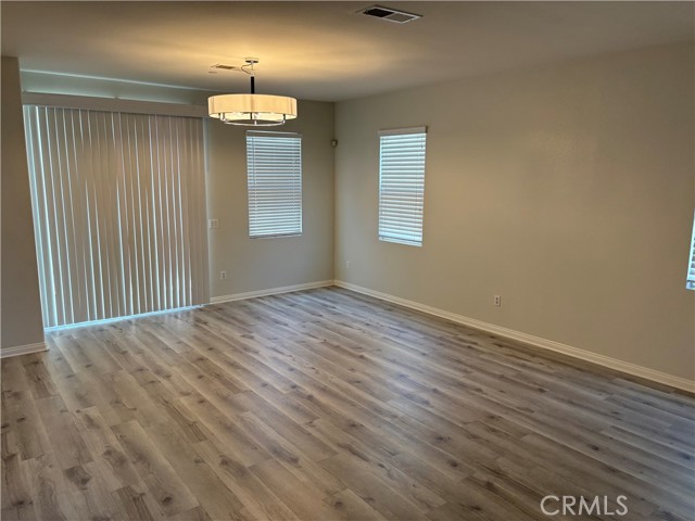 1853 Flint Court, Riverside CA: https://media.crmls.org/medias/b4d9eaf5-6afd-454b-8e52-2a62dbf0e8c5.jpg