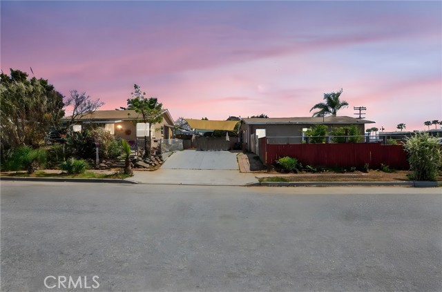 120 E 27th Street, National City CA: https://media.crmls.org/medias/b4da2f87-8212-4681-acde-641315fe1cb1.jpg
