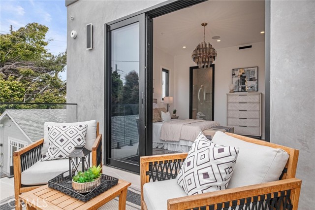 3609 Oak Avenue, Manhattan Beach CA: https://media.crmls.org/medias/b4dabaa2-c466-4162-9b14-8e2122446d20.jpg