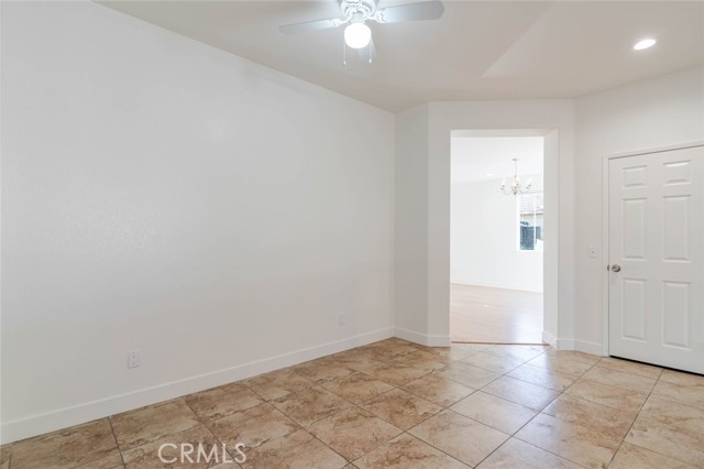 Detail Gallery Image 13 of 43 For 5059 Keston Dr, Palmdale,  CA 93552 - 5 Beds | 2 Baths