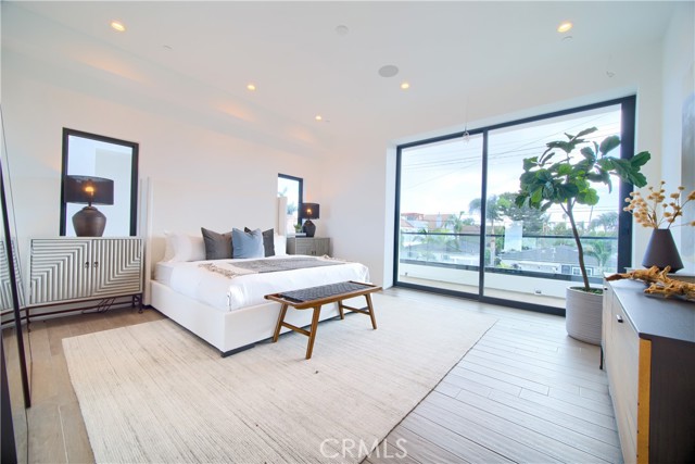 203 indianapolis Avenue, Huntington Beach CA: https://media.crmls.org/medias/b4db9508-e62d-4c88-b9f8-fa9f94c00a0e.jpg