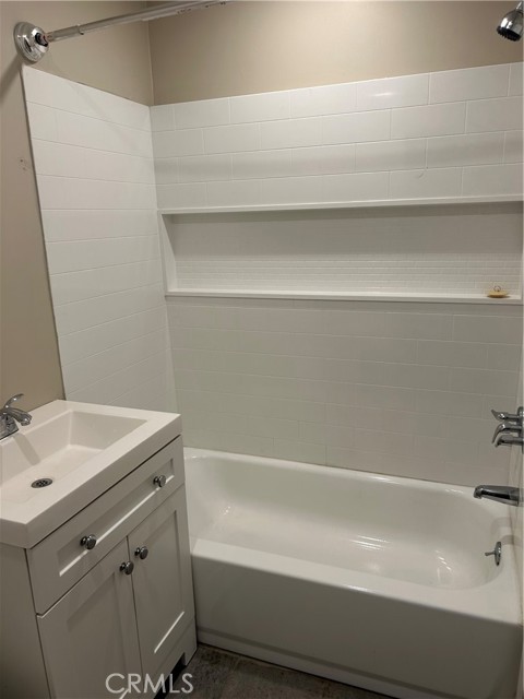 Detail Gallery Image 8 of 14 For 12008 Roscoe Blvd, North Hollywood,  CA 91605 - 0 Beds | 1 Baths