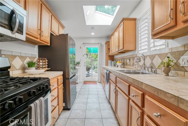 4299 Bakman Avenue, Studio City CA: https://media.crmls.org/medias/b4dc20c1-b9db-48d0-bd22-9afd9e9937c5.jpg