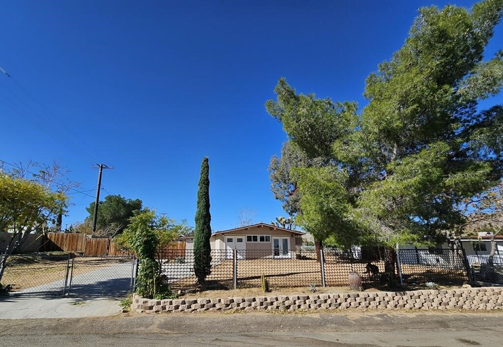 7590 Palm, Yucca Valley, CA 92284