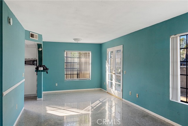 Detail Gallery Image 5 of 25 For 1021 S Reservoir, Pomona,  CA 91766 - 3 Beds | 2/1 Baths