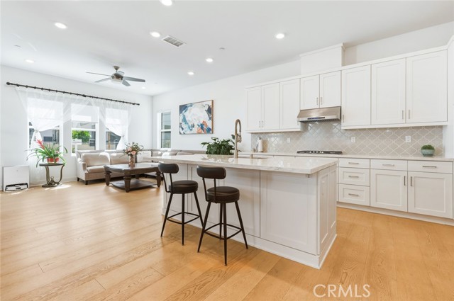 Detail Gallery Image 7 of 39 For 118 Yugen, Irvine,  CA 92618 - 4 Beds | 3/1 Baths