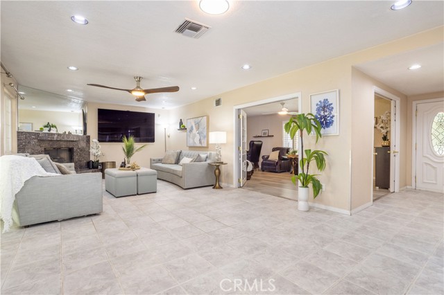 Detail Gallery Image 6 of 41 For 12142 Gerald Ave, Granada Hills,  CA 91344 - 4 Beds | 3 Baths