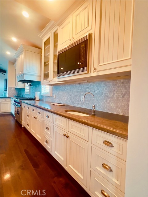 Detail Gallery Image 15 of 75 For 132 28th St, Hermosa Beach,  CA 90254 - 5 Beds | 4/1 Baths