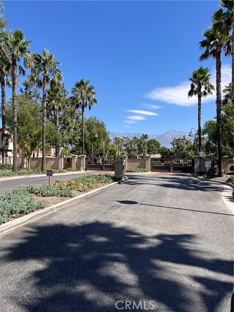 Detail Gallery Image 6 of 11 For 3022 E via Corvina, Ontario,  CA 91764 - 3 Beds | 2/1 Baths