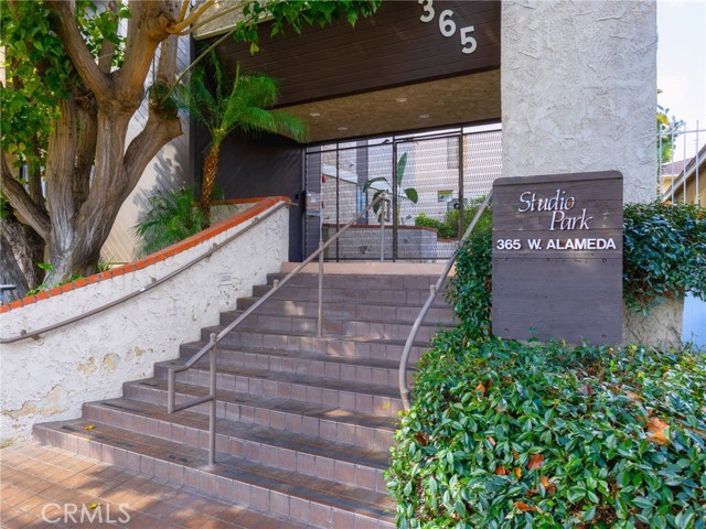 Detail Gallery Image 2 of 51 For 365 W Alameda Ave #305,  Burbank,  CA 91506 - 2 Beds | 2 Baths