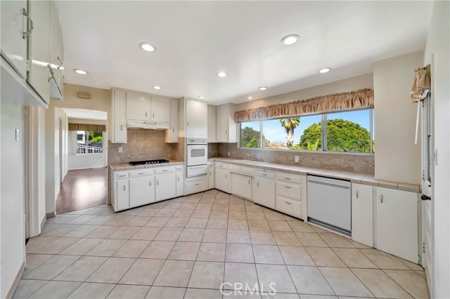 661 W 26th Street, San Pedro CA: https://media.crmls.org/medias/b4ddfad2-4644-4335-9b6d-5d21a9adf428.jpg