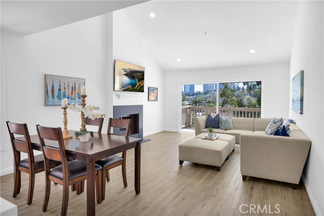 Detail Gallery Image 5 of 37 For 64 Sea Island Dr, Newport Beach,  CA 92660 - 2 Beds | 2 Baths