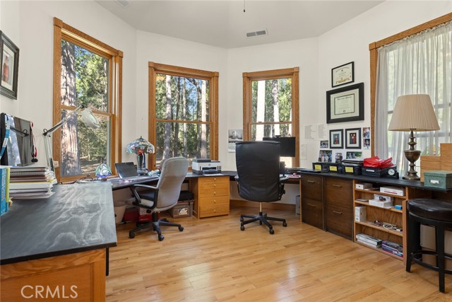 Detail Gallery Image 18 of 56 For 5005 Schott Rd, Forest Ranch,  CA 95942 - 4 Beds | 3 Baths